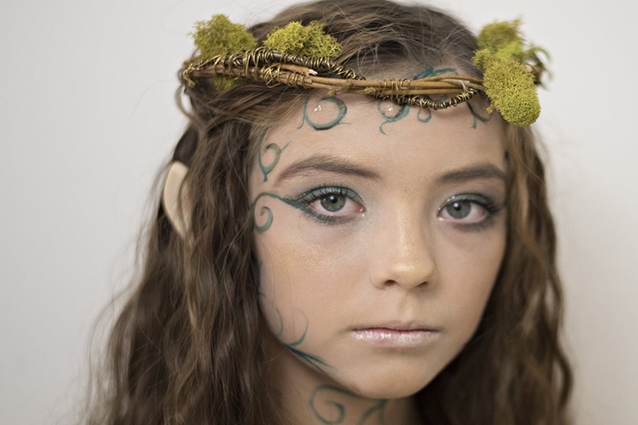 DIY Halloween Costumes For Kids a Young Girl with a Twig Crowd with Leaves Intertwined and Fantasy Makeup
