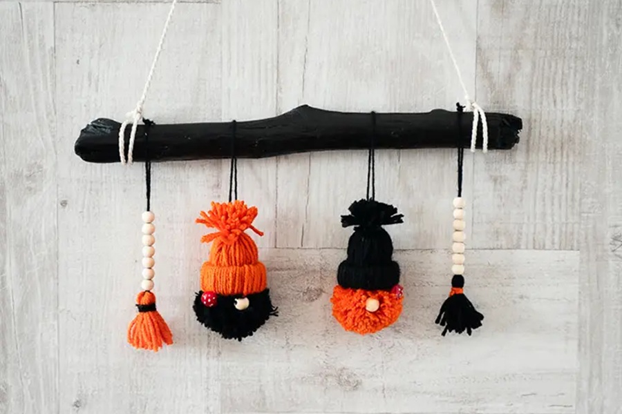 DIY Halloween Decorations DIY Boho Halloween Wall Hanging
