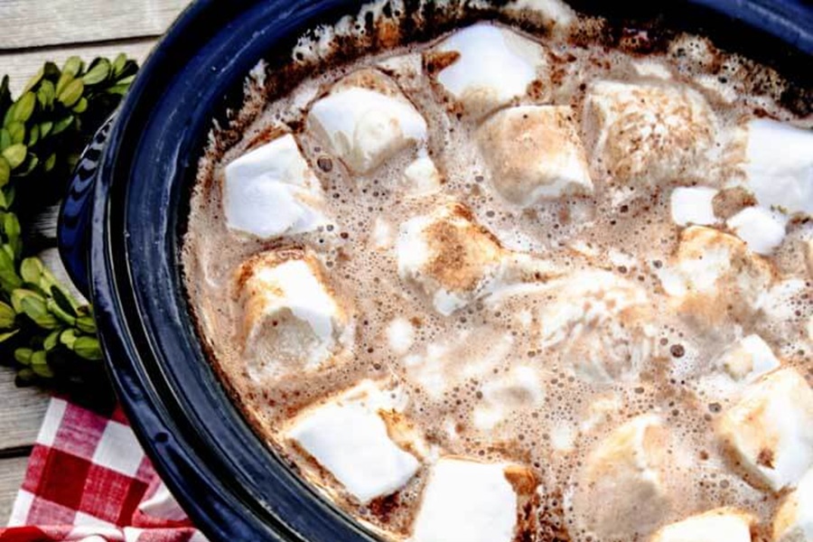 Spooky Halloween Crockpot Recipes Hot Chocolate with Big Marshmallows in a Crockpot
